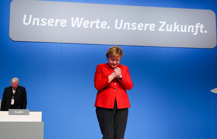 Merkel 9-cu dəfə partiya sədri seçildi